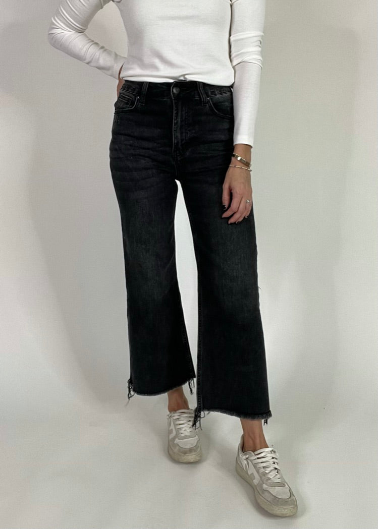 High Waist Cropped Jeans - Washed Black
