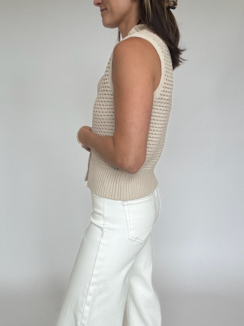 Abigail Sleeveless Button Down Top