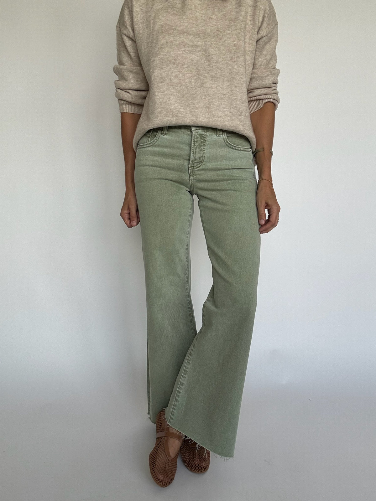 Risen Wide Leg Jeans - Olive